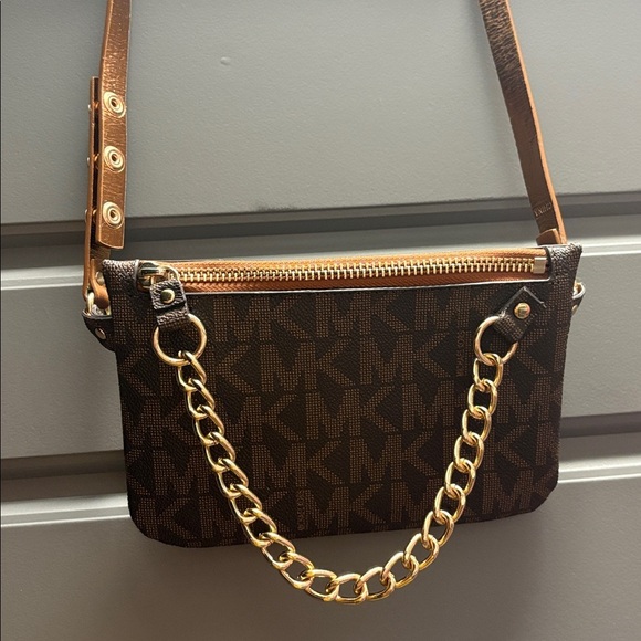 Michael Kors Dark Brown Crossbody belt Bag with gold chain link hardware - Picture 4 of 12